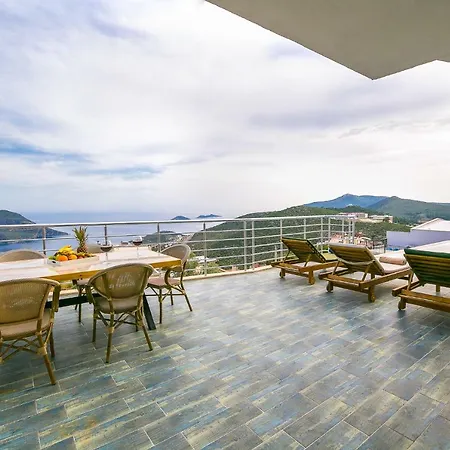 Istanbul - Hill Kalkan